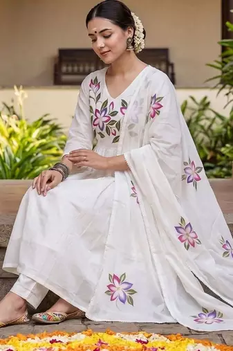 Women Floral Printed Empire Pure Cotton Kurta with Trousers & With Dupatta