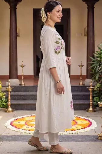 Women Floral Printed Empire Pure Cotton Kurta with Trousers & With Dupatta