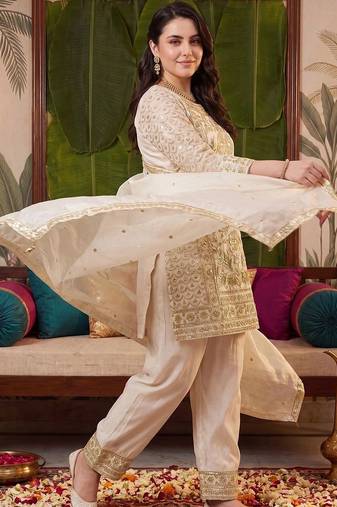 Women Ethnic Motifs Embroidered Regular Kurta with Trousers & With Dupatta