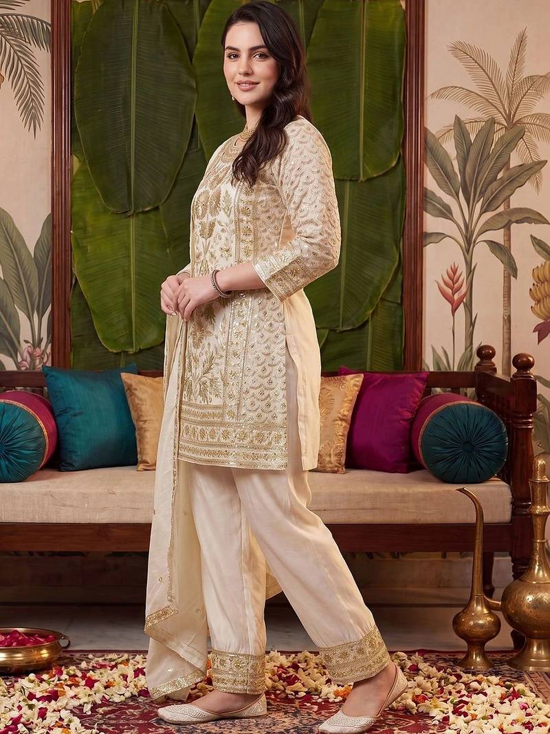 Women Ethnic Motifs Embroidered Regular Kurta with Trousers & With Dupatta