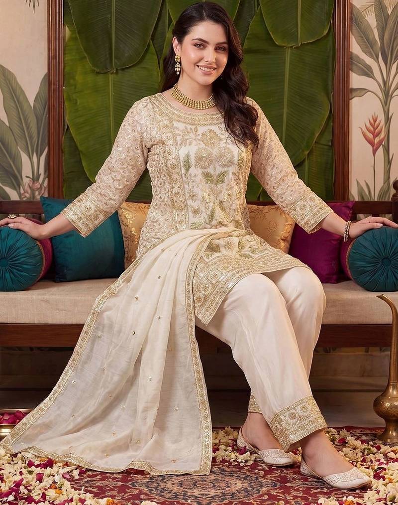 Women Ethnic Motifs Embroidered Regular Kurta with Trousers & With Dupatta