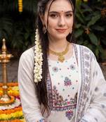 Women Floral Printed Regular Pure Cotton Kurta with Trousers & With Dupatta
