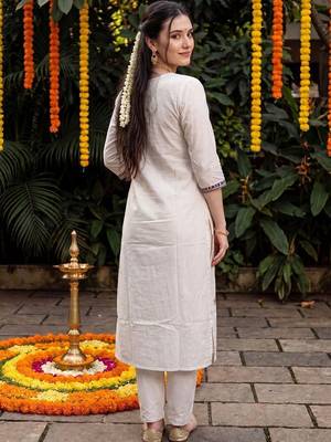 Women Floral Printed Regular Pure Cotton Kurta with Trousers & With Dupatta 3