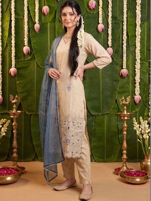 Women Ethnic Motifs Embroidered Regular Thread Work Kurta with Trousers & With Dupatta 3