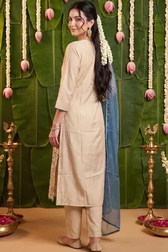Women Ethnic Motifs Embroidered Regular Thread Work Kurta with Trousers & With Dupatta