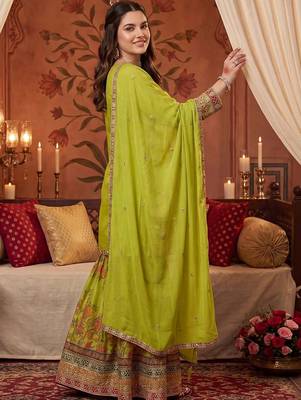 Women Ethnic Motifs Embroidered Regular Thread Work Kurta with Sharara & With Dupatta 3