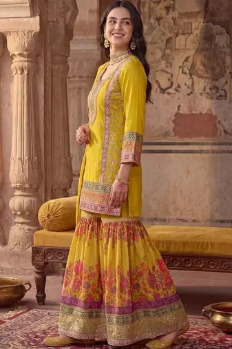 Women Floral Embroidered Regular Sequinned Kurta with Sharara & With Dupatta