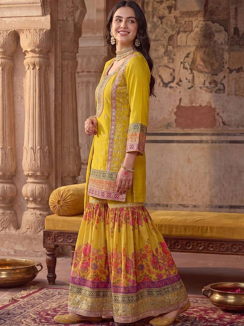 Women Floral Embroidered Regular Sequinned Kurta with Sharara & With Dupatta