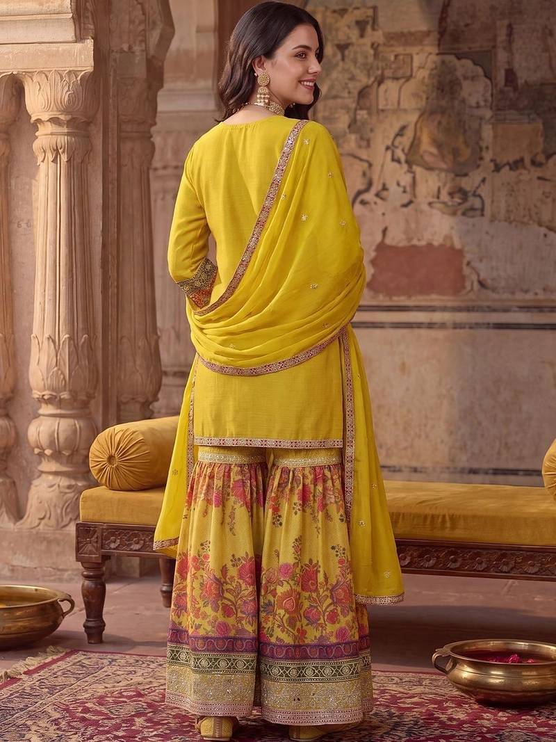Women Floral Embroidered Regular Sequinned Kurta with Sharara & With Dupatta