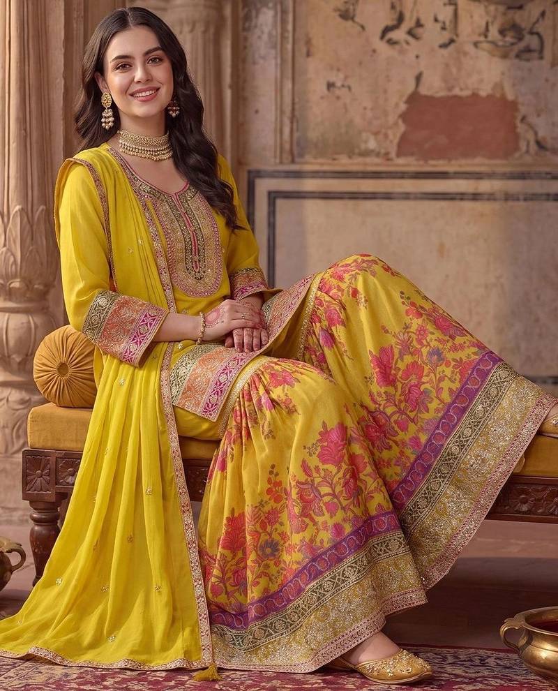 Women Floral Embroidered Regular Sequinned Kurta with Sharara & With Dupatta