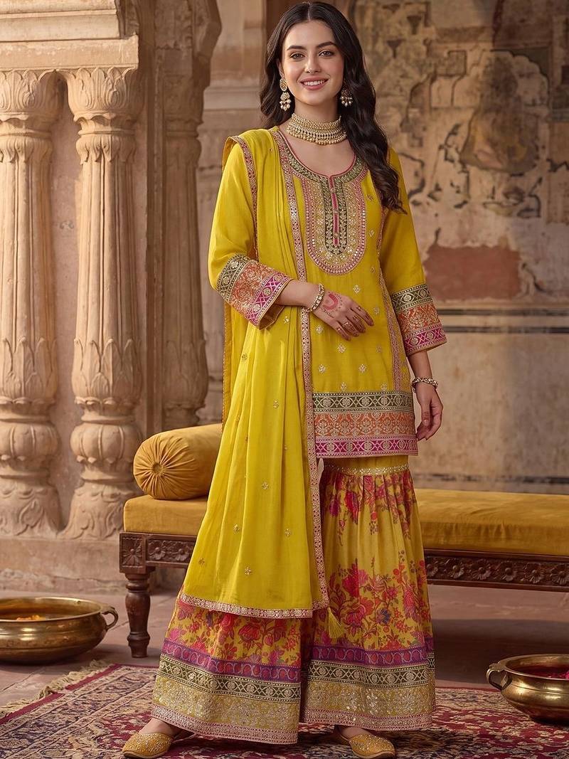 Women Floral Embroidered Regular Sequinned Kurta with Sharara & With Dupatta