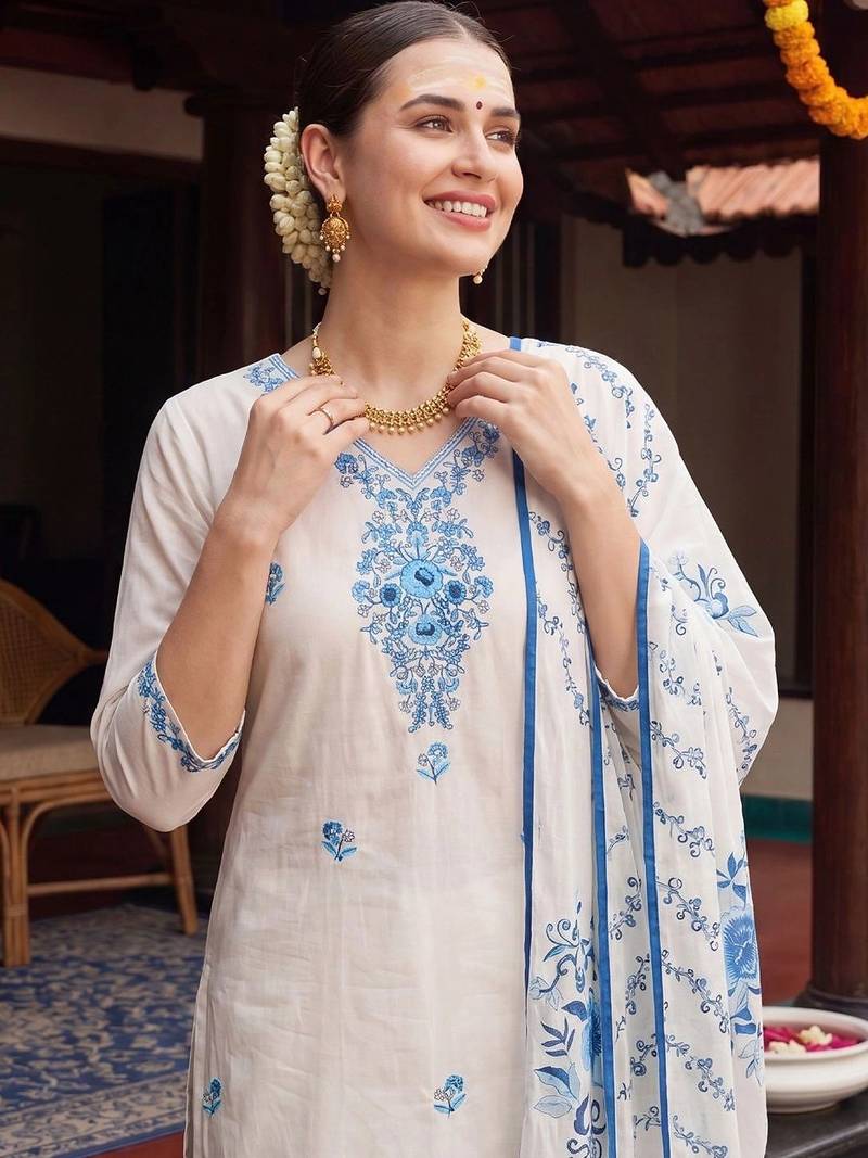 Women Floral Embroidered Regular Thread Work Pure Cotton Kurta with Trousers & With Dupatta