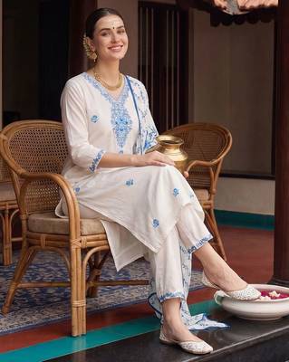 Women Floral Embroidered Regular Thread Work Pure Cotton Kurta with Trousers & With Dupatta 5
