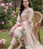 Women Floral Embroidered Regular Thread Work Kurta with Trousers & With Dupatta