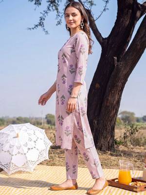 Women Printed Regular Pure Cotton Kurta with Trousers 3