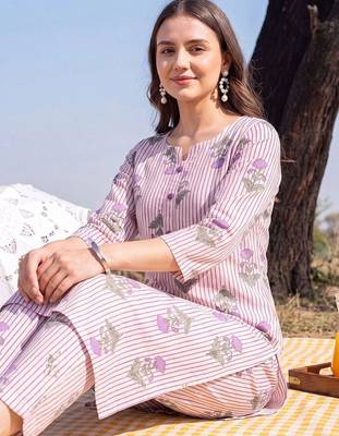 Women Printed Regular Pure Cotton Kurta with Trousers 5