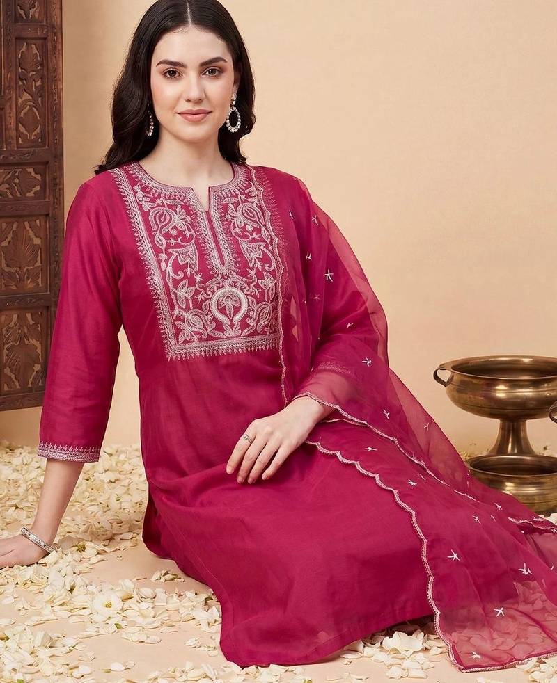 Women Ethnic Motifs Embroidered Regular Thread Work Liva Kurta with Trousers & With Dupatta