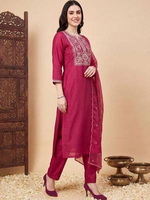 Women Ethnic Motifs Embroidered Regular Thread Work Liva Kurta with Trousers & With Dupatta 3