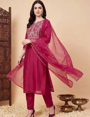 Women Ethnic Motifs Embroidered Regular Thread Work Liva Kurta with Trousers & With Dupatta 5