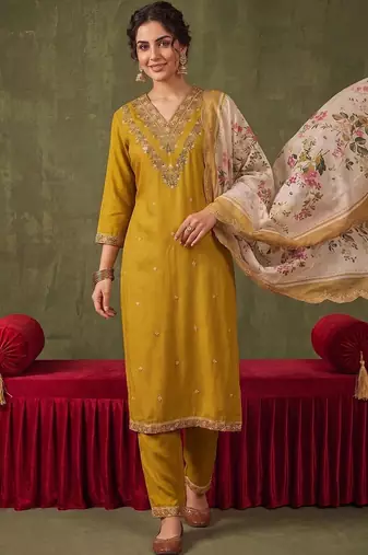 Women Ethnic Motifs Embroidered Regular Thread Work Kurta with Trousers & With Dupatta