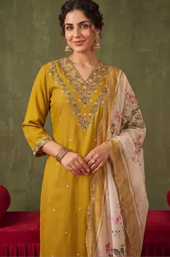 Women Ethnic Motifs Embroidered Regular Thread Work Kurta with Trousers & With Dupatta
