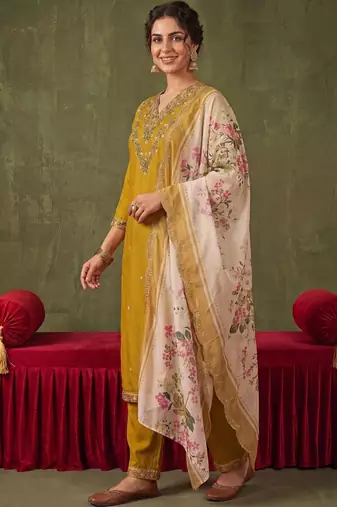 Women Ethnic Motifs Embroidered Regular Thread Work Kurta with Trousers & With Dupatta