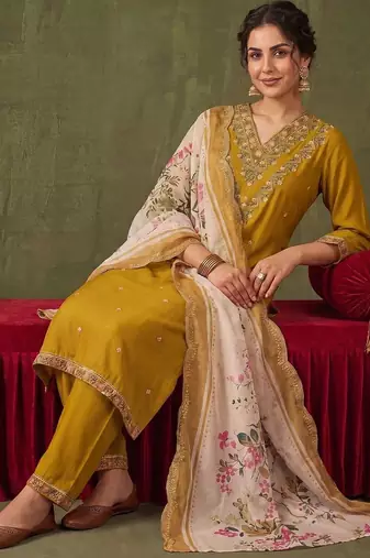 Women Ethnic Motifs Embroidered Regular Thread Work Kurta with Trousers & With Dupatta