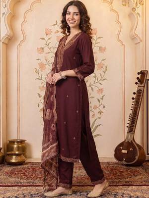 Women Ethnic Motifs Embroidered Regular Thread Work Kurta with Trousers & With Dupatta 3
