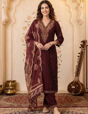 Women Ethnic Motifs Embroidered Regular Thread Work Kurta with Trousers & With Dupatta 6
