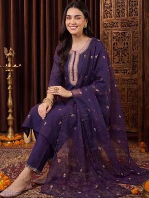 Women Ethnic Motifs Embroidered Regular Thread Work Kurta with Trousers & With Dupatta 3