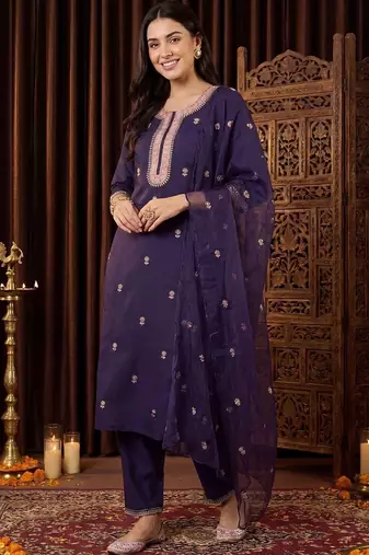 Women Ethnic Motifs Embroidered Regular Thread Work Kurta with Trousers & With Dupatta