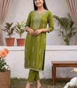 Women Ethnic Motifs Embroidered Regular Thread Work Kurta with Trousers