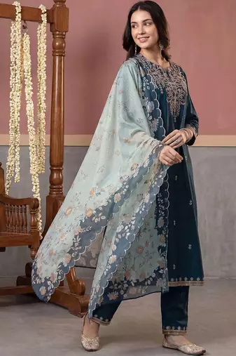 Women Ethnic Motifs Embroidered Regular Thread Work Kurta with Trousers & With Dupatta