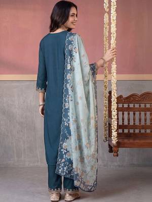 Women Ethnic Motifs Embroidered Regular Thread Work Kurta with Trousers & With Dupatta 4