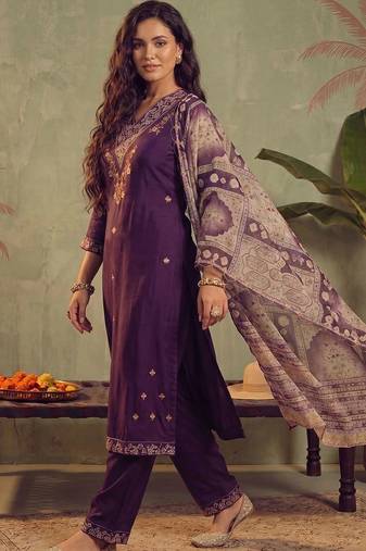 Women Ethnic Motifs Embroidered Regular Thread Work Kurta with Trousers & With Dupatta