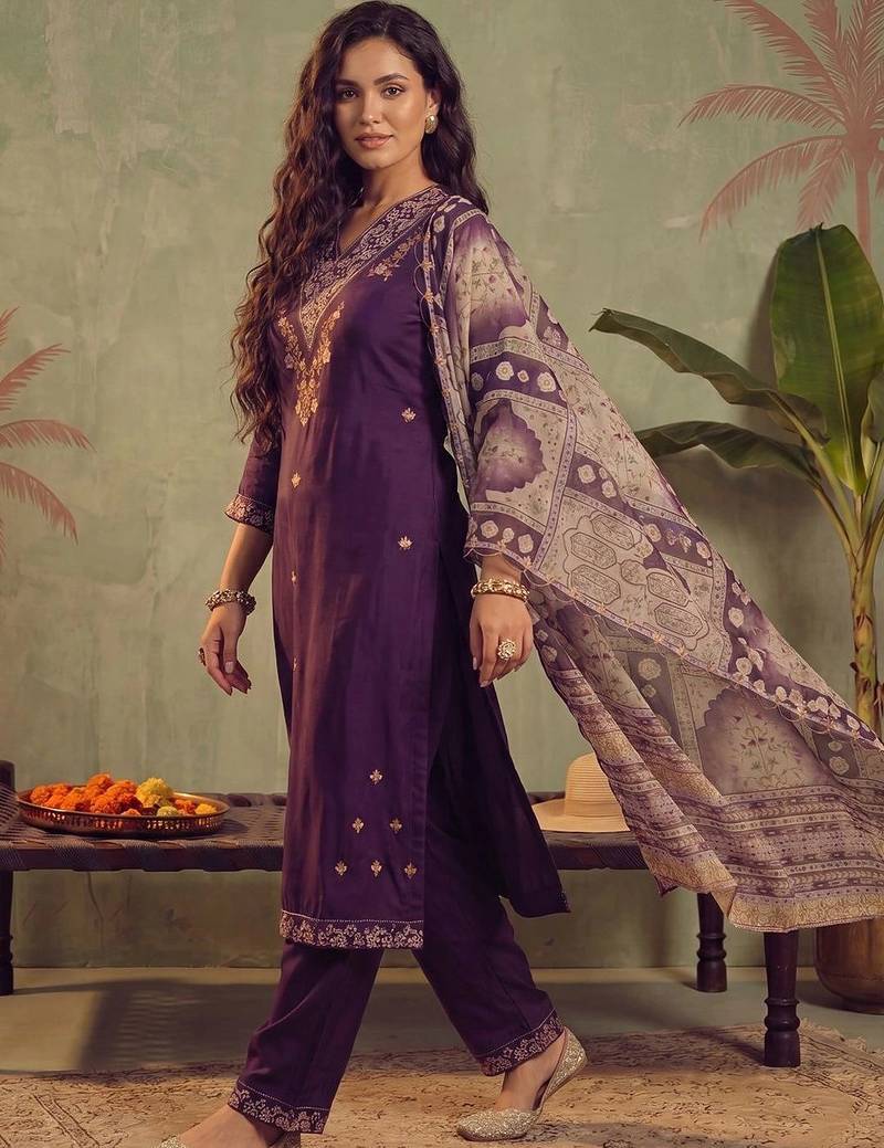 Women Ethnic Motifs Embroidered Regular Thread Work Kurta with Trousers & With Dupatta