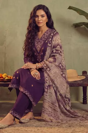 Women Ethnic Motifs Embroidered Regular Thread Work Kurta with Trousers & With Dupatta