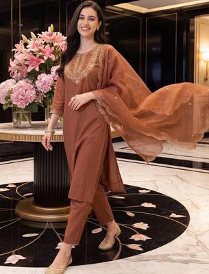 Women Ethnic Motifs Embroidered Regular Liva Kurta with Trousers & With Dupatta 1