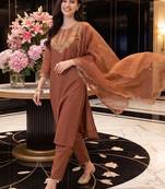 Women Ethnic Motifs Embroidered Regular Liva Kurta with Trousers & With Dupatta