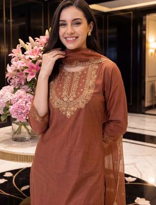 Women Ethnic Motifs Embroidered Regular Liva Kurta with Trousers & With Dupatta 2