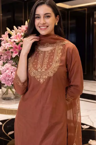 Women Ethnic Motifs Embroidered Regular Liva Kurta with Trousers & With Dupatta