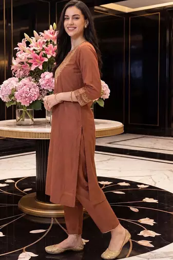 Women Ethnic Motifs Embroidered Regular Liva Kurta with Trousers & With Dupatta