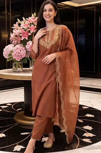 Women Ethnic Motifs Embroidered Regular Liva Kurta with Trousers & With Dupatta