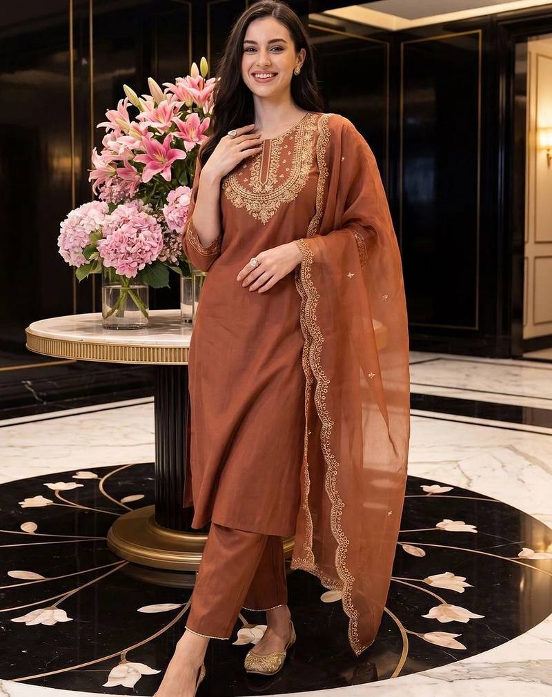 Women Ethnic Motifs Embroidered Regular Liva Kurta with Trousers & With Dupatta