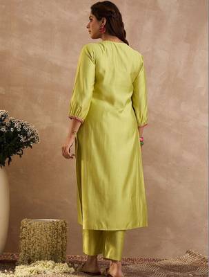 Women Ethnic Motifs Embroidered Regular Thread Work Liva Kurta with Trousers 4