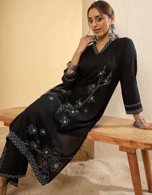 Women Ethnic Motifs Embroidered Regular Thread Work Kurta with Trousers 2