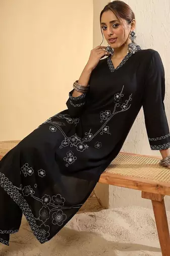 Women Ethnic Motifs Embroidered Regular Thread Work Kurta with Trousers