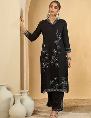 Women Ethnic Motifs Embroidered Regular Thread Work Kurta with Trousers 5