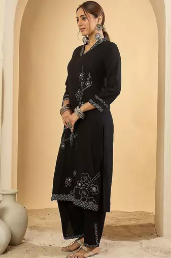 Women Ethnic Motifs Embroidered Regular Thread Work Kurta with Trousers