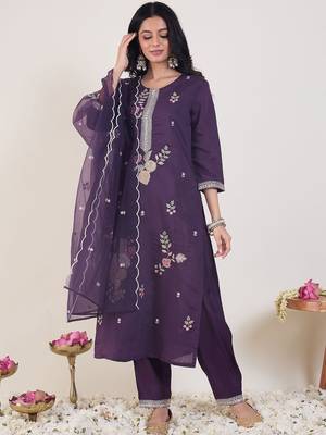 Women Ethnic Motifs Embroidered Regular Thread Work Kurta with Trousers & With Dupatta 5